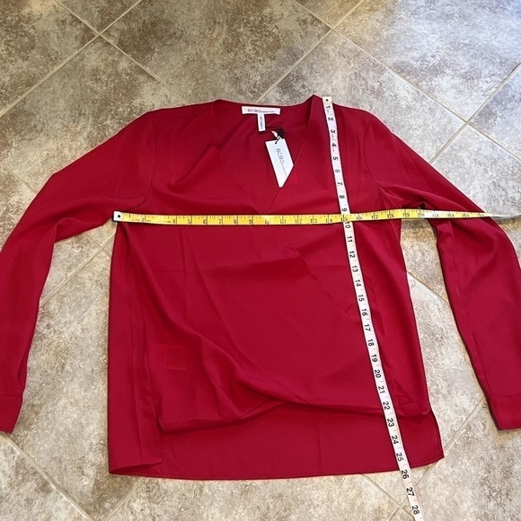 🆕 BCBGeneration v neck hi low surplice blouse top red small - Picture 4 of 9